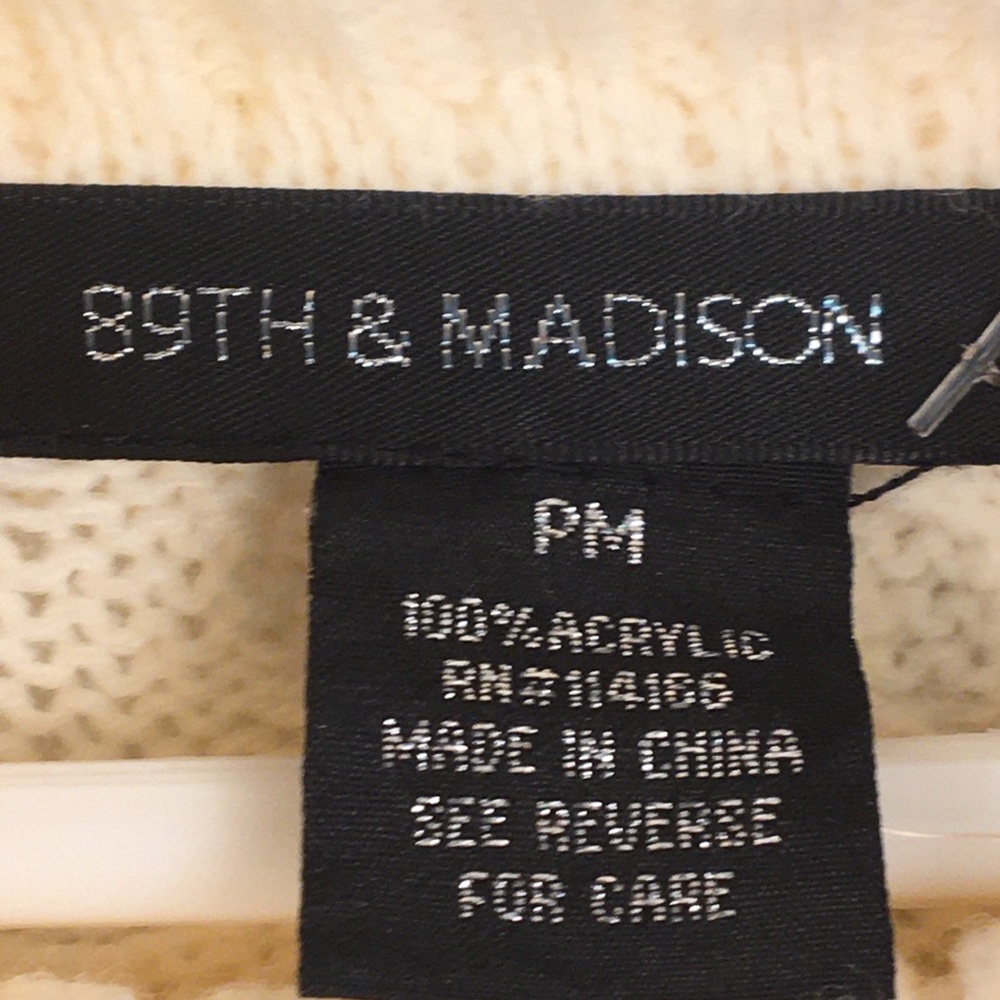 89TH & Madison Sweater. - Picture 4 of 5